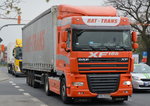 Polnischer Sattelzug mit DAF XF 105.460 Zugmaschine der Fa.RAT-TRANS am 12.04.16 Schönefeld bei Berlin.
