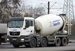 MAN TG 32.400 mit SCHWING Stetter Betontrommel vom Zementwerk Berlin am 07.12.16 Berlin-Marzahn.