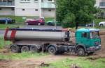 �lterer MAN 19.414 Sattelkipper, 09.05.12 Berlin-Pankow.