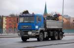MAN TG 360 A Baukipper mit Kranaufsatz, 30.11.12 Berlin Putlitzbr�cke.