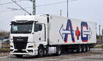 Kühlthermo Trailer der A+G NETTETAL GMBH (-Transportunternehmen-) mit rumänischer Zugmaschine, ein MAN TGX 18.480 als Sattelzug am 24.03.26 Bahnübergang Rodleben.