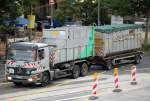 MB ACTROS Abrollkipper + H�nger der Entsorgungsfirma Fehr aus Berlin, 23.08.11 Berlin Adlershof.