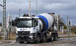 Dyckerhoff GmbH mit einem MB AROCS 3240 Betonmisch-LKW am 24.02.26 Bahnübergang Rodleben.