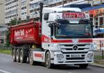 Prachtvoller Sattelkipper mit MB ACTROS 1944 Zugmaschine von Andr� Vo�, 09.07.12 Berlin Alexanderplatz.