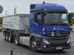 Ein MB NEW ACTROS 1845 Sattelkipper der Mimberg SPEDITION am 28.09.16 Berlin Marzahn.