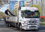 MB ACTROS 2644 Pritschen-LKW (selbstalder) der Berliner Fa. Berliner BVLT Verkehrsleittechnik am 06.04.17 Berlin-Pankow.