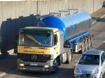 MB ACTROS Zugmaschine mit Siloauflieger f�r Lebensmitteltranspote, in diesem Fall f�r Milch, 31.08.10 Berliner Stadtautobahn H�he Knobelsdorffstr.