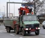 MB UNIMOG mit Hydraulikgreifarm von PALFINGER Typ G90L mit H�nger, Berliner Stadtautobahn H�he Spandauer Damm Br�cke 05.12.08