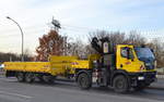 Ein MB UNIMOG U 20 als Selbstlader der Fa.KaGaWa mit Hänger am 24.11.16 Berlin-Marzahn.