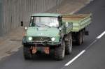 �lterer MB UNIMOG Typ? mit besonders breiten Reifen + H�nger, Berliner Stadtautobahn H�he Knobelsdorffstr am 21.09.10 