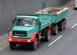 Sehr ansprechender und gepflegter Oldtimer H�ngerzug, ein MAGIRUS DEUTZ 270 Kipper mit H�nger aus Berlin, vielleicht ein landwirtschaftlicher Betrieb?, 12.07.11 Berliner Stadtautobahn H�he Knobelsdorffstr.