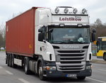Sped Klaus Leistikow mit SCANIA R420 und Containerträger als Sattelzug am 31.03.16 Berlin-Marzahn.