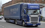 Ein slowakischer Sattelzug der Sped.COMEXTRANS mit optisch reizvoller SCANIA R440 STREAMLINE Zugmaschine am 20.04.16 Berlin-Weißensee.