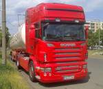 Eine SCANIA R620 PS Zugmaschine mit TORWESTEN Siloauflieger, 14.05.11 Berlin-Pankow.