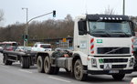 Ein VOLVO FH 440 Absetzkipper der Fa.
