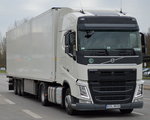 Polnischer Sattelzug mit VOLVO FH 460 EEV Zugmaschine am 31.03.16 Berlin-Marzahn.