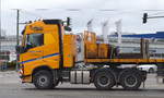Ein echtes Kraftpaket, eine VOLVO FH 650 Zugmaschine mit Flachtrailer der Fa.