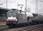 MRCE Dispolok ES 64 U2-002 der EGP mit gemischtem G�terzug, 16.03.11 Bhf.