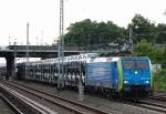 MRCE Mietlok ES64F4-804/EU45-804 der PKP Cargo mit PKW-Transportzug (fabrikneue Fiat) Richtung Nordosten, 27.06.13 Berlin-Springpfuhl.
