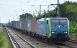 PKP Cargo mit EU45-154/189-154 und Containerzug am 07.08.15 Berlin-Hirschgarten.