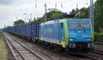 PKP Cargo mit EU45-205/189-205 mit rein blauem Containerzug am 08.07.15 Berlin-Hirschgarten.