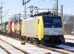MRCE Dispolok E 189-205 / Es 64 F4-205 (91 80 6189 205-8 D-DISPO, BJ.2006) unterwegs f�r die Fa. Kombiverkehr mit Containerzugleistung, 20.02.10 Durchfahrt im Bhf. Flughafen Berlin-Sch�nefeld.