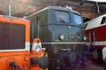 Auch ein Gast auf dem Bahnhofsfest Berlin Lichtenberg, die in Koblenz betreute DBM Lok E40 128 (KM Bj.1959) in gr�n, 03.10.10 Lokschuppen in Berlin-Lichtenberg.