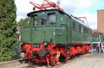 Bekommt man auch nicht alle Tage zu Gesicht, ein E-Lok vom Typ E04, es ist die bei AEG 1934 in Hennigsdorf gebaute E04 11 (204 011) betreut vom Th�ringer Eisenbahnverein Weimar (TEF), die auf der