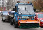 multicar mit Kehraufsatz + H�nger, 21.11.12 Berlin-Pankow.