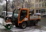 LADOG Typ? Kommunalfahrzeug mit Kehrvorrichtung zum Schneer�umdienst der Fa.