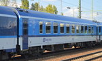 Tschechischer 2. Klasse IC/EC-Personenwagen bei Waggonbau Bautzen gebaut mit der Nr. CZ-CD 61 54 20-71 036-5 Bdmpee 233 am 21.09.16 Bf. Flughafen Berlin-Schönefeld.
