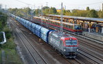 Eine von den erst vor kurzem zur PKP Cargo Vectron Lokflotte dazu gestoßenen Loks, die EU46-508/193-508 mit einem Ganzzug Schüttgutwagen (leer) am 26.09.16 Berlin-Springpfuhl.