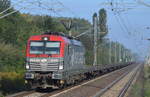 PKP Cargo mit EU46-503/193-503 mit Containerzug (leer) am 20.09.17 Berlin-Hohenschönhausen.