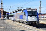 PKP Intercity spółka z o.o., Warszawa [PL] mit ihrer  5 370 002  [NVR-Nummer: 91 51 5370 002-5 PL-PKPIC] mit dem EC 49 BERLIN-WARSZAWA-EXPRESS Richtung Europabrücke bei der Ausfahrt