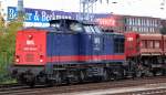 WFL Lok 17/202 264-8 kommt mit einigen DB Schotterwagen vom Industrie�bergabegebiet Nordost Richtung Berlin-Lichtenberg gefahren, 01.10.13 Berlin-Springpfuhl.