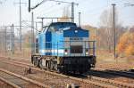 Spitzke Logistik Lok V100-SP-009 (92 80 1203 129-2 D-SLG, LEW Bj.1973) auf Leerfahrt am 01.11.11 durch den Bhf.