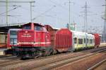 Die 213 339 der Rennsteigbahn �berf�hrt zwei fabrikneuen Agilis RegioShuttle vom Stadler Werk Berlin-Pankow am 09.02.11 durch den Bhf.
