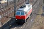 East-West Railways 232 309-5 hat einen Ganzzug offener G�terwagen (leer) zum Berliner Westhafen transportiert und auf dem R�ckweg Richtung Berlin-spandau, 17.04.13 Berlin-Putlitzbr�cke.