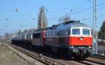 East-West Railways 232 484-6 mit DB 155ér am haken und einigen Kesselwagen am 20.03.14 Berlin-Karow.