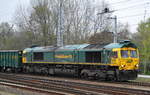 Die polnische FPL 66006/ 650 005-3 mit einem Ganzzug offener Güterwagen Richtung Industrieübergabe Nordost am 04.04.17 Berlin-Springpfuhl.