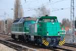 Interessanter kurzer Lokzug eine Mak G 1206 (ohne Registriernr.?) in den selben Farben wie die Wismut Lok V300 003  Saga 53  am Haken am 18.04.13 Berlin-Karow.