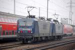Doppeltraktion der RBH mit der RBH 112/ 143 638-5 (91 80 6143 638-5 D-RBH, LEW Bj.1990) + RBH 101/143 874-6 am 16.03.11 im Bhf.