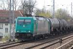 HGK 185 575-8 mit Kesselwagenzug Richtung Bernau, 07.04.11 Berlin-Karow.