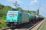 IGE mit 185 577-4 [NVR-Number: 91 80 6185 577-4 D-IGE, Bombardier Bj.2006] und Kesselwagenzug am 09.08.17 Berlin-Hohenschönhausen.