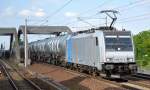 Railpool Mietlok E 186 271-3 für HSL-Logistik mit Kesselwagenzug am 21.05.15 Berlin-Pankow Richtung Innenstadt.