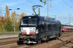 Diese MRCE Siemens Vectron X4 E - 602 (91 80 6193 602-0 D-DISPO, Siemens Bj.2015) ist seit Juni 2015 in Diensten von DB Schenker Rail unterwegs heute am 26.02.15 Durchfahrt Bhf.