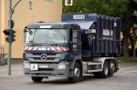 MB ACTROS 2536 Abrollkipper mit M�llcontainer der Recyclingfirma ALBA, 21.09.10 Berlin-Knobelsdorffstr.