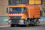 BSR (KG 109)  Kehrfahrzeug, ein MB AXOR 1824 am 03.03.11 Berlin-Putlitzbr�cke.