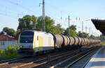 MRCE Dispolok ER 20-002 (92 80 1223 002-7 D-DISPO) f�r CTL t�tig mit Heioelkesselwagenzug Richtung Bernau, 14.08.12