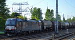 CTL mit der MRCE Vectron X4 E - 872/193 872-9 [NVR-Number: 91 80 6193 872-9 D-DISPO, Siemens Bj.2013] und Kesselwagenzug (Heizoel) am 17.05.17 Berlin-Springpfuhl.
